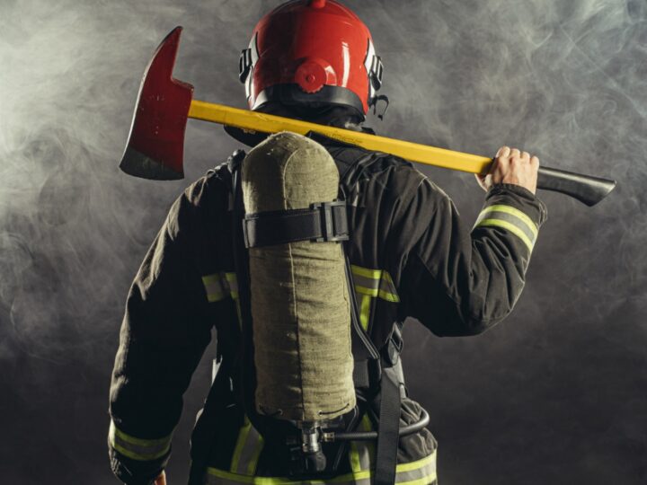 Nowe awanse i podwyżki dla strażaków zawodowych w Komendzie Powiatowej PSP w Gostyniu