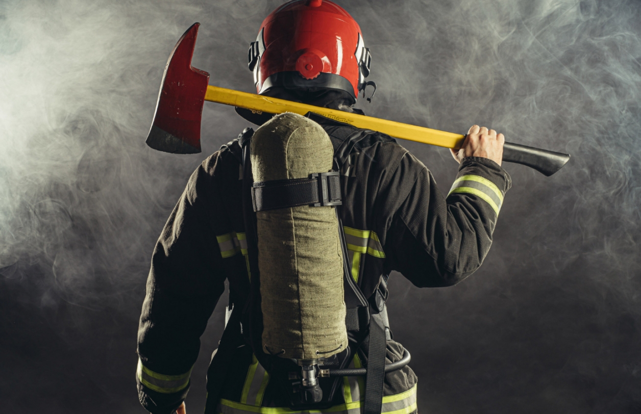 Nowe awanse i podwyżki dla strażaków zawodowych w Komendzie Powiatowej PSP w Gostyniu