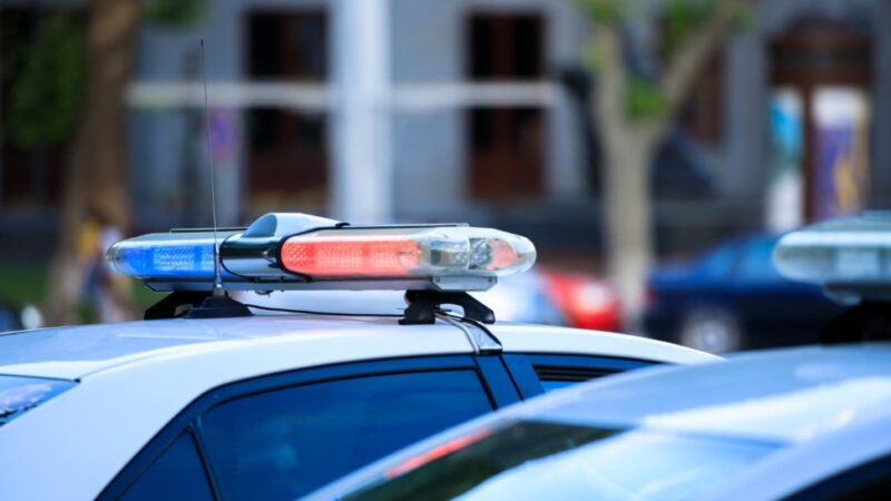 Policjanci z Leszna w ramach akcji "Na Drodze – Patrz i Słuchaj" zatrzymali 4 kierowców rozmawiających przez telefon