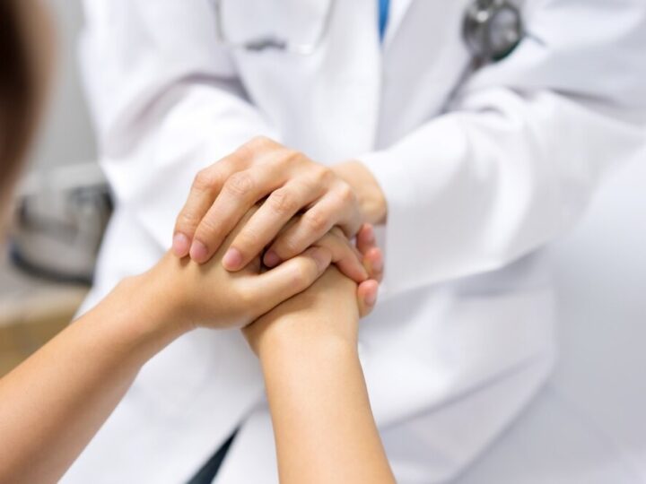 Nowe ambulanse dla Powiatu Gostyńskiego dzięki umowie z Wojewodą