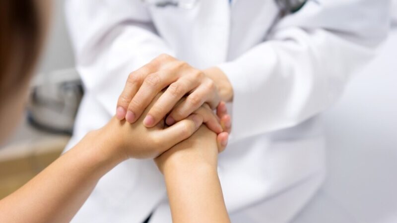 Nowe ambulanse dla Powiatu Gostyńskiego dzięki umowie z Wojewodą