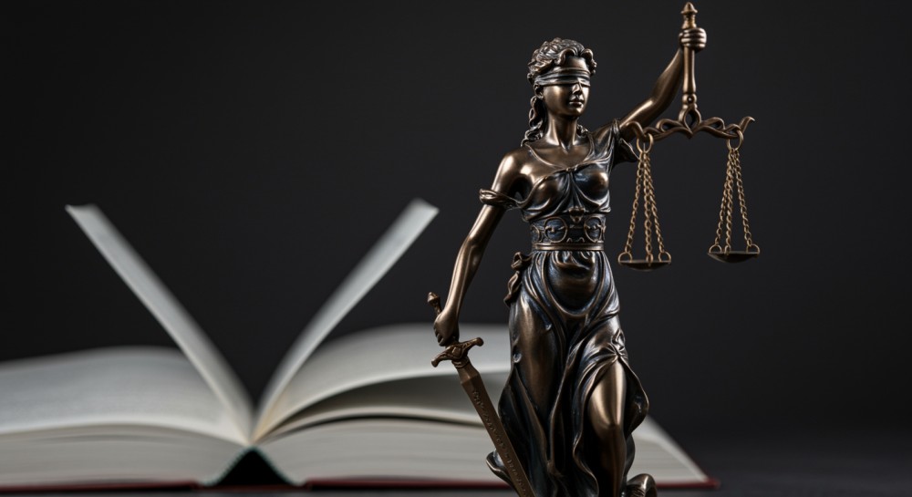 Nieletni wandale zniszczyli furtki na placu zabaw – sprawa w sądzie rodzinnym