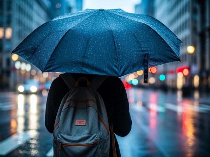 Burze nad Wielkopolską: przygotuj się na silne opady i porywy wiatru!